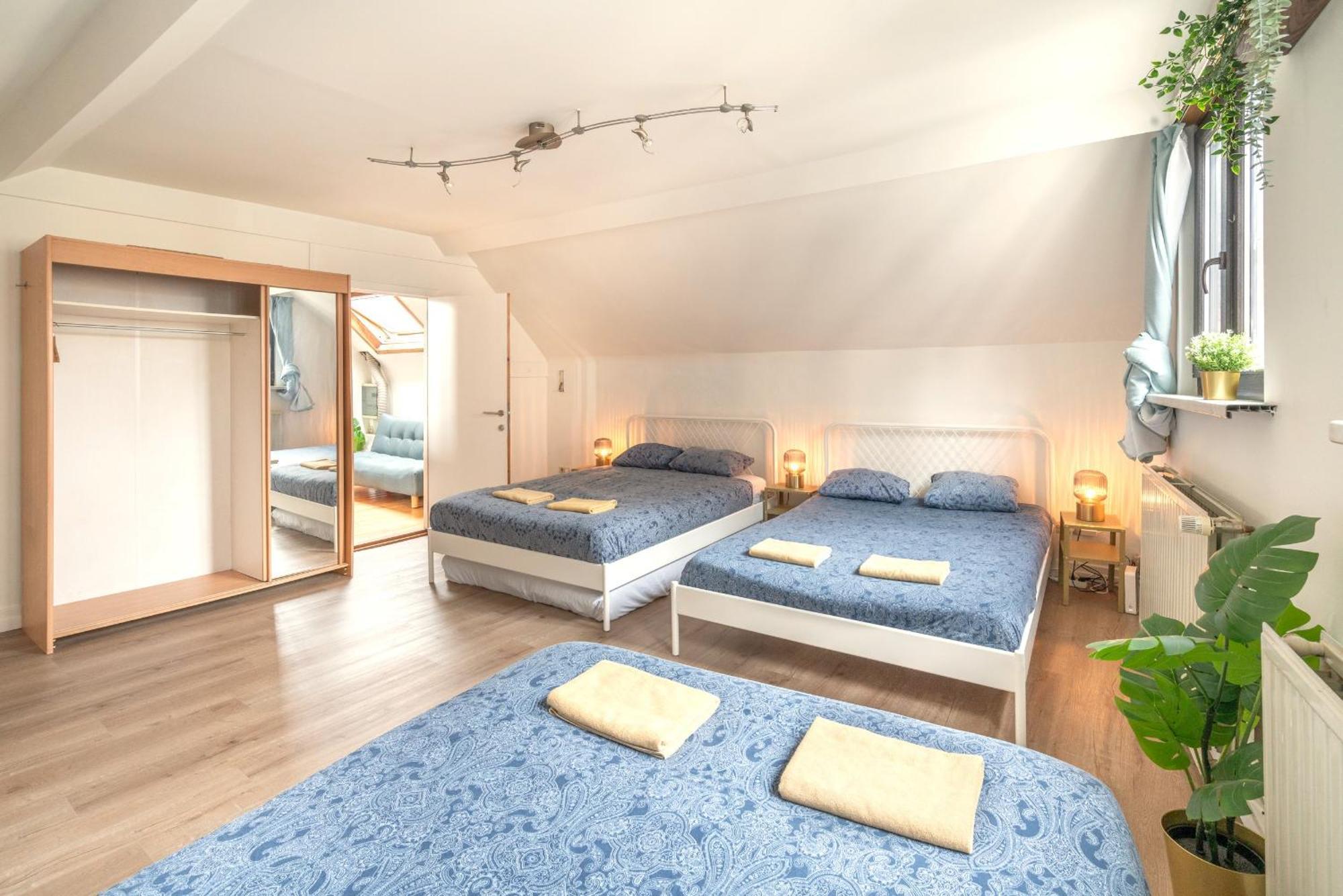 Authentic Apartments In The Center Of Антверпен Екстериор снимка