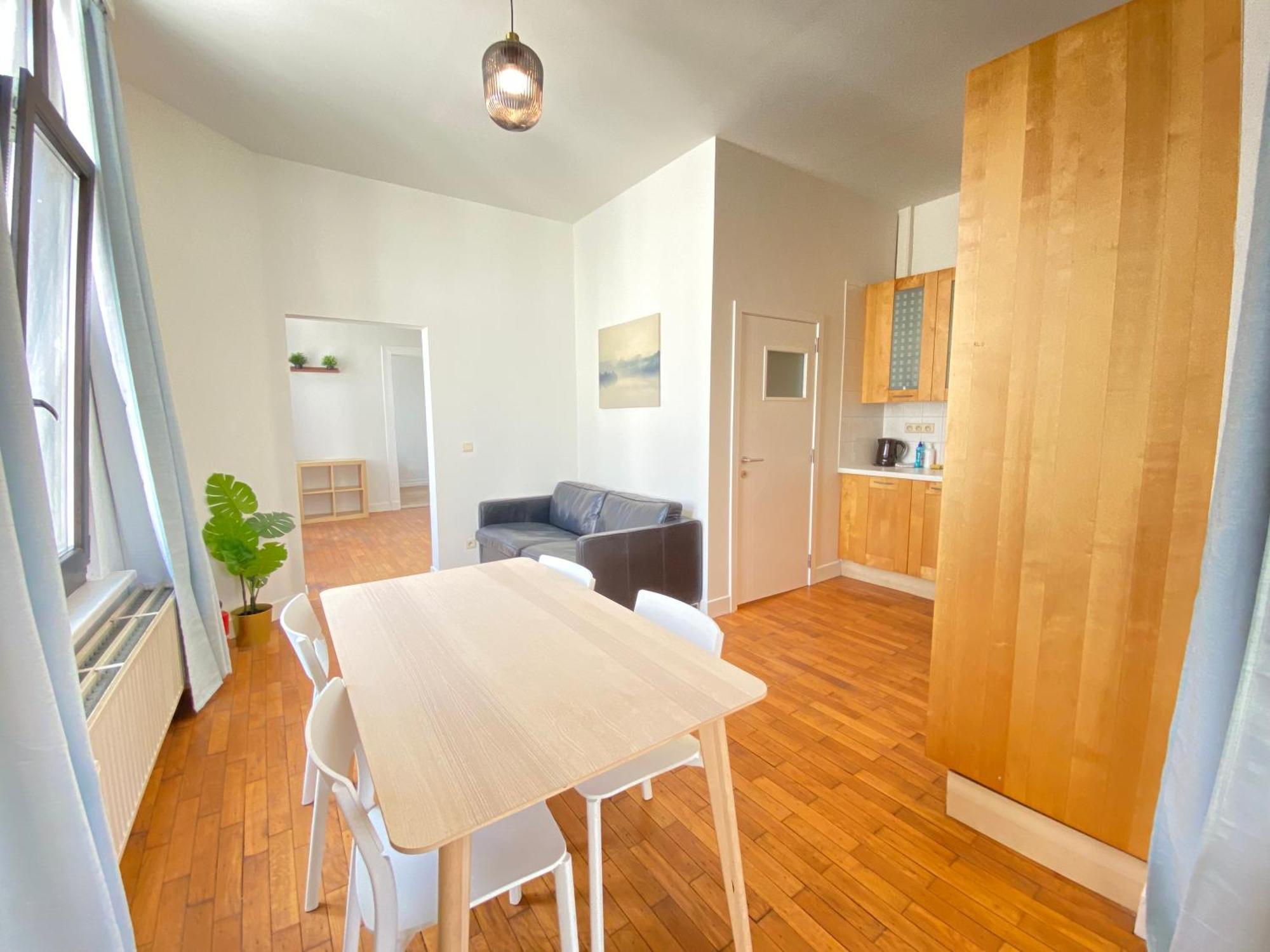 Authentic Apartments In The Center Of Антверпен Екстериор снимка