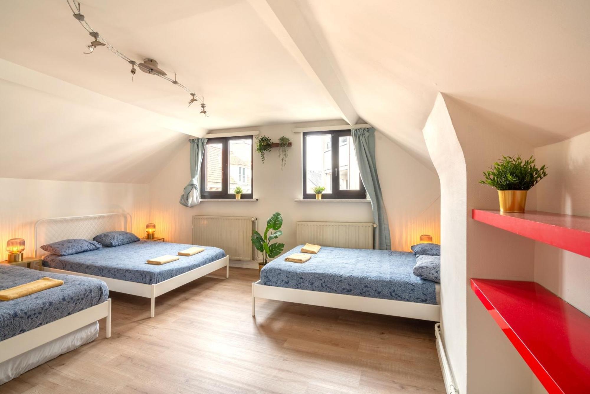 Authentic Apartments In The Center Of Антверпен Екстериор снимка
