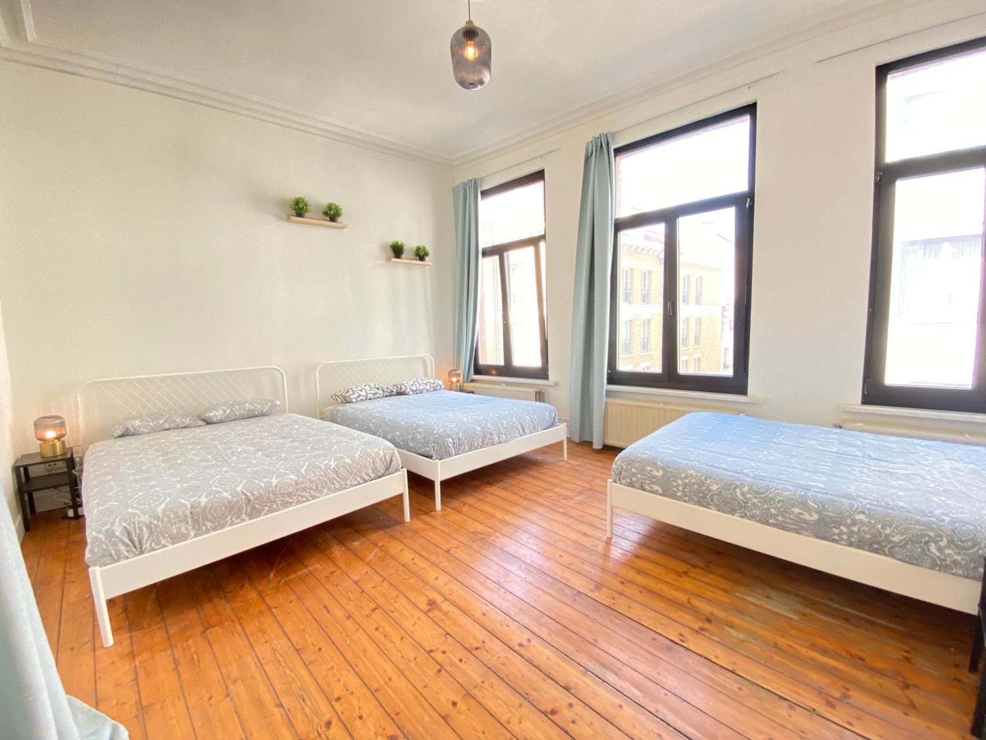Authentic Apartments In The Center Of Антверпен Екстериор снимка